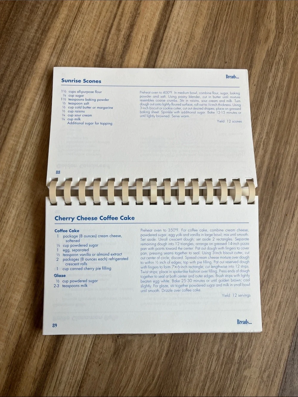 The Pampered Chef Recipes from the Heart Cookbook - Blue